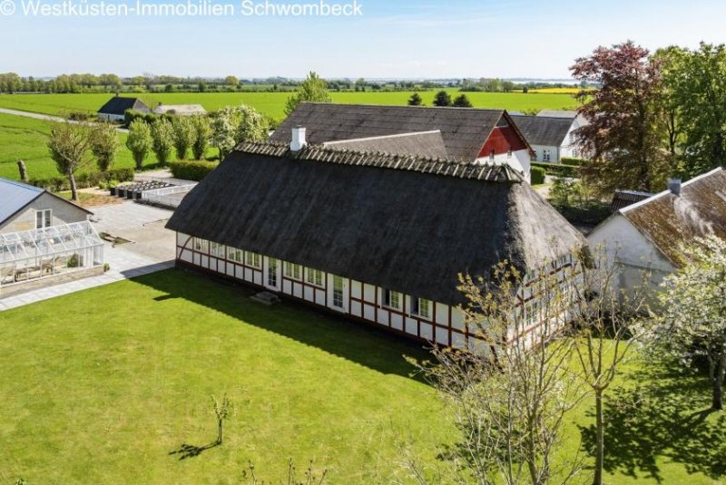 Svendborg Wunderschönes Fachwerkhaus unter Reet sowie ein eigenes Gästehaus! Haus kaufen